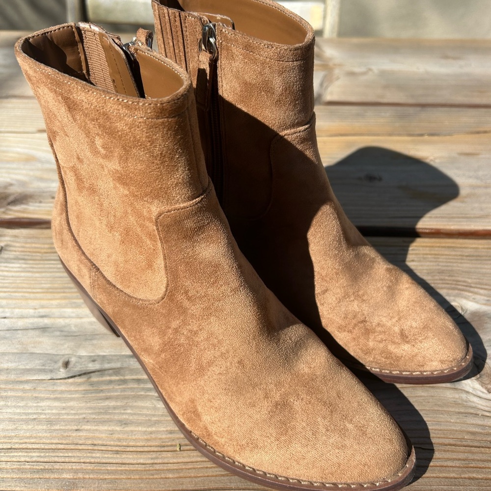 Tan Western Suede Boots